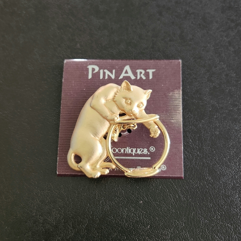Vintage J.J. Cat brooch